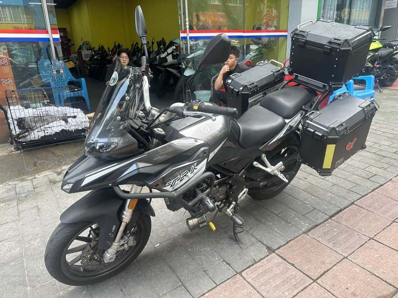二手贝纳利金鹏 TRK251