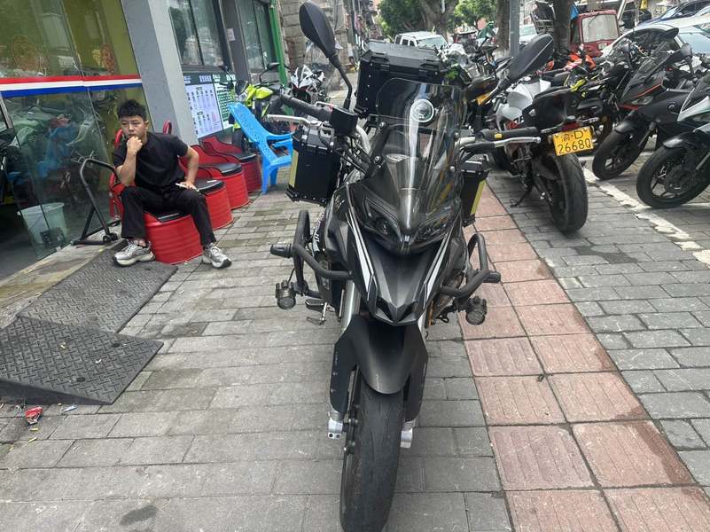 二手贝纳利金鹏 TRK251