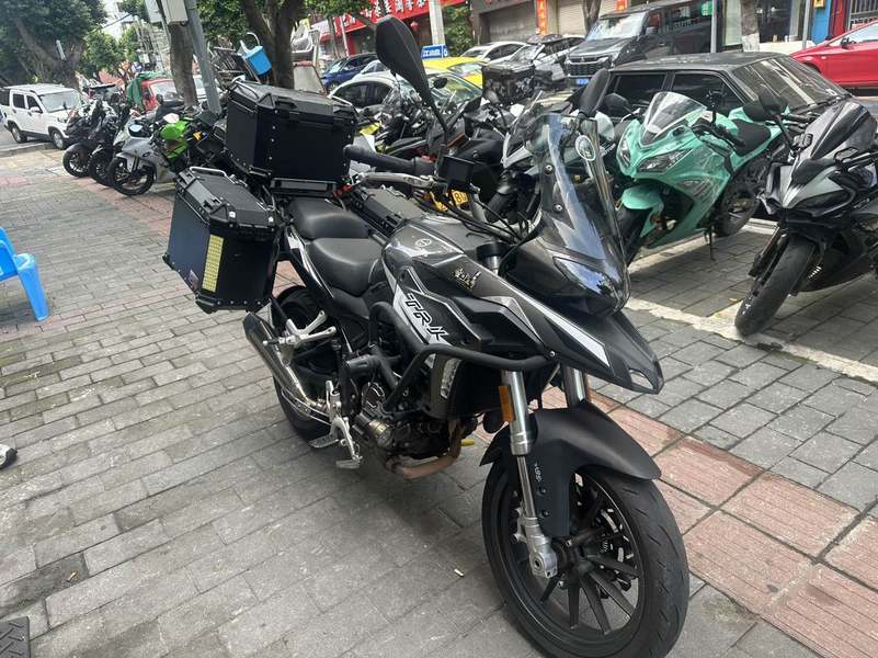 二手贝纳利金鹏 TRK251