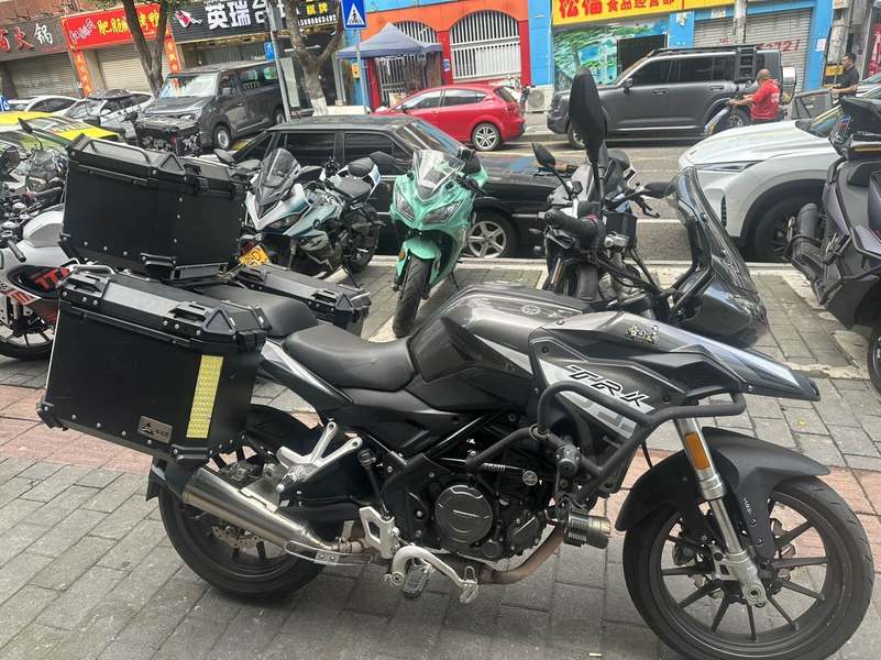 二手贝纳利金鹏 TRK251