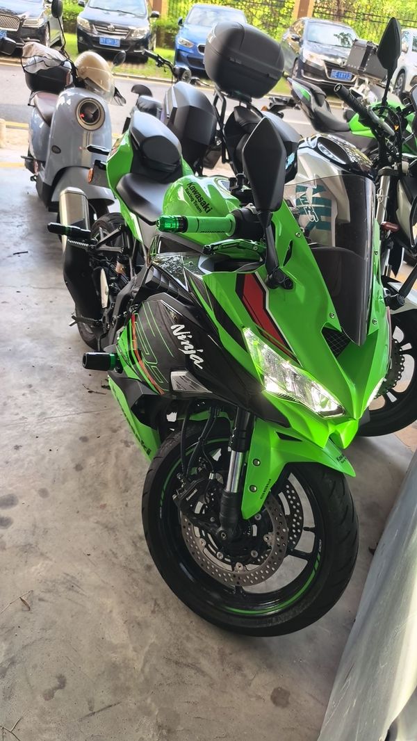 二手川崎ZX-4R