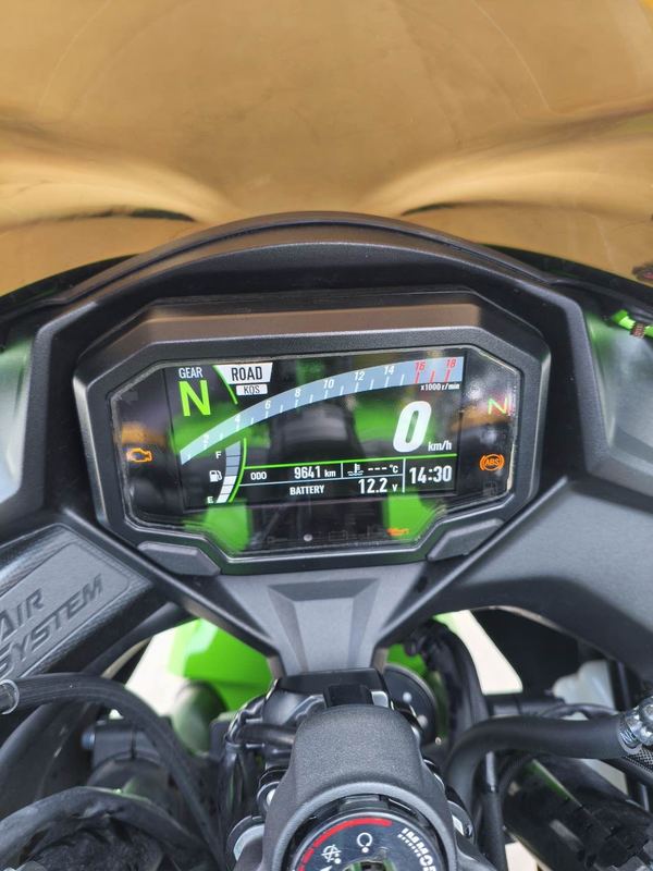 二手川崎ZX-4R