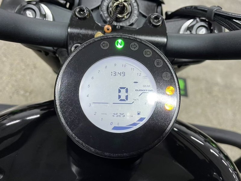 二手QJMOTOR闪300