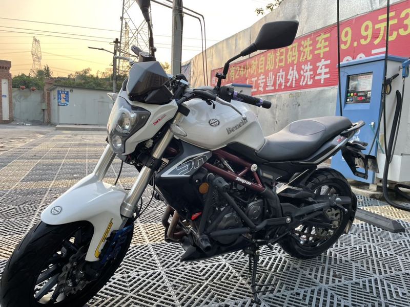 二手贝纳利蓝宝龙BJ300GS