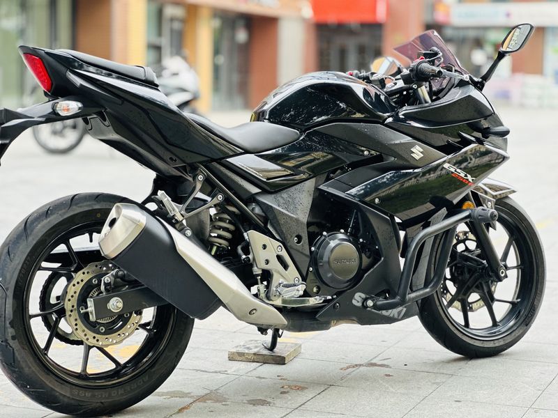 二手豪爵铃木GSX250R