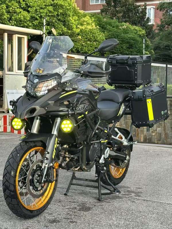 二手贝纳利金鹏 TRK502