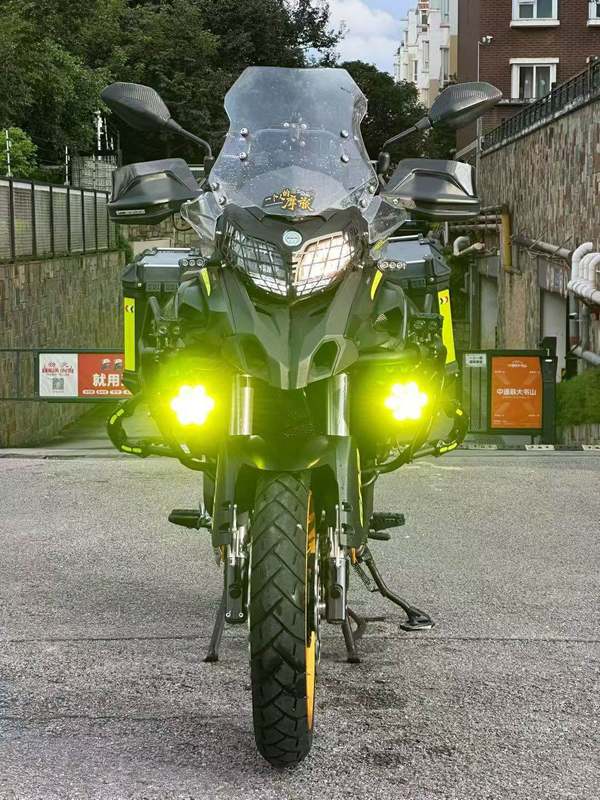 二手贝纳利金鹏 TRK502