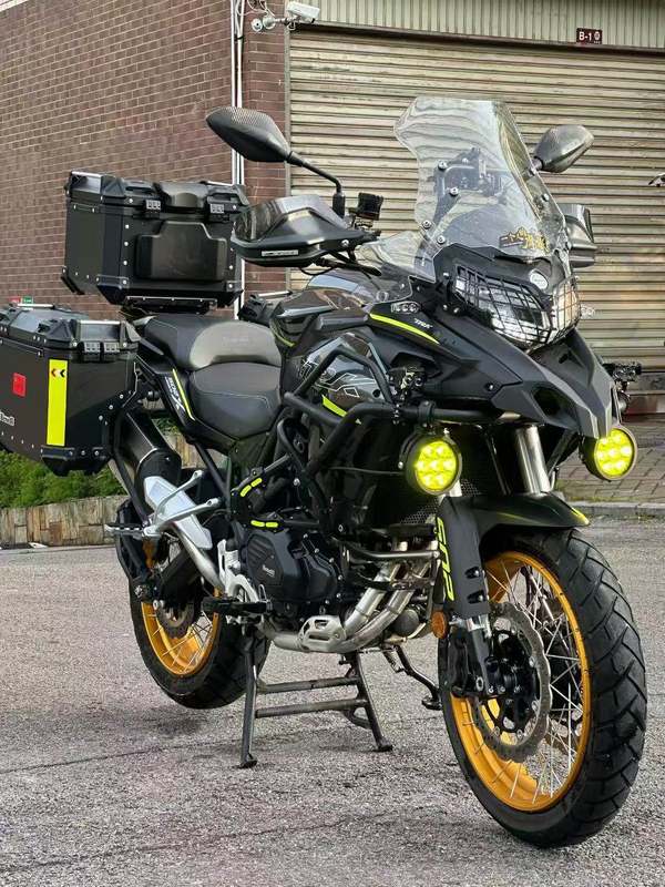 二手贝纳利金鹏 TRK502