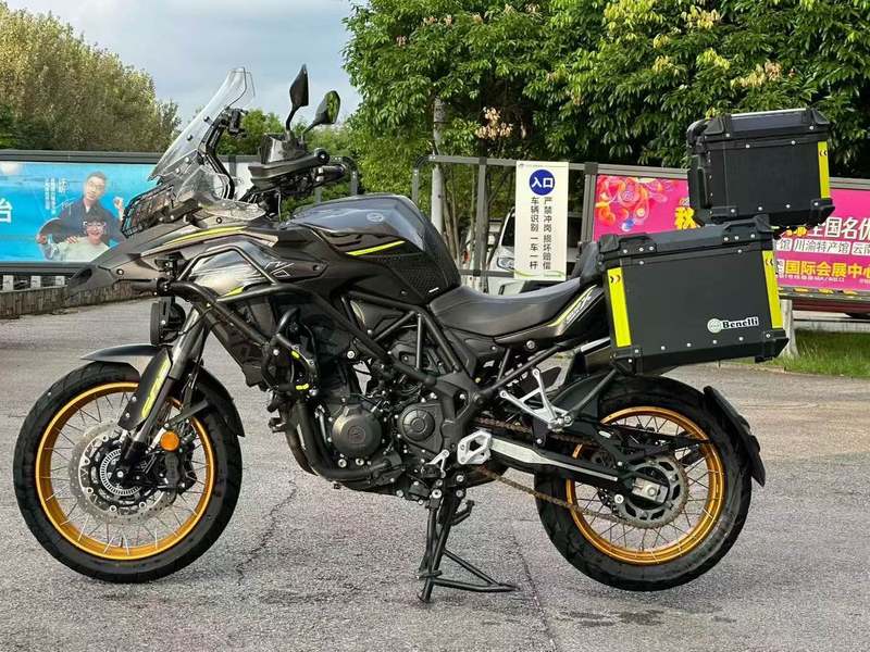 二手贝纳利金鹏 TRK502