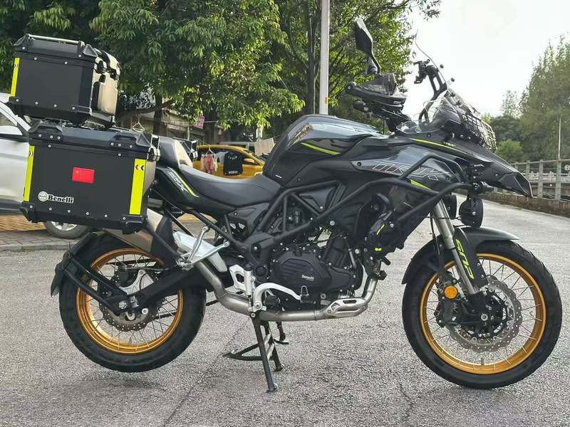 二手贝纳利金鹏 TRK502