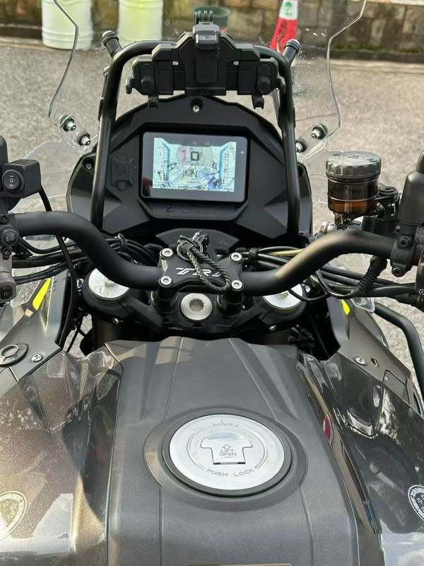 二手贝纳利金鹏 TRK502