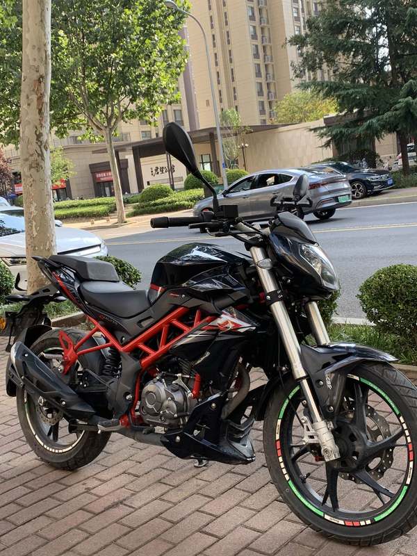 二手贝纳利红宝龙 TNT150i