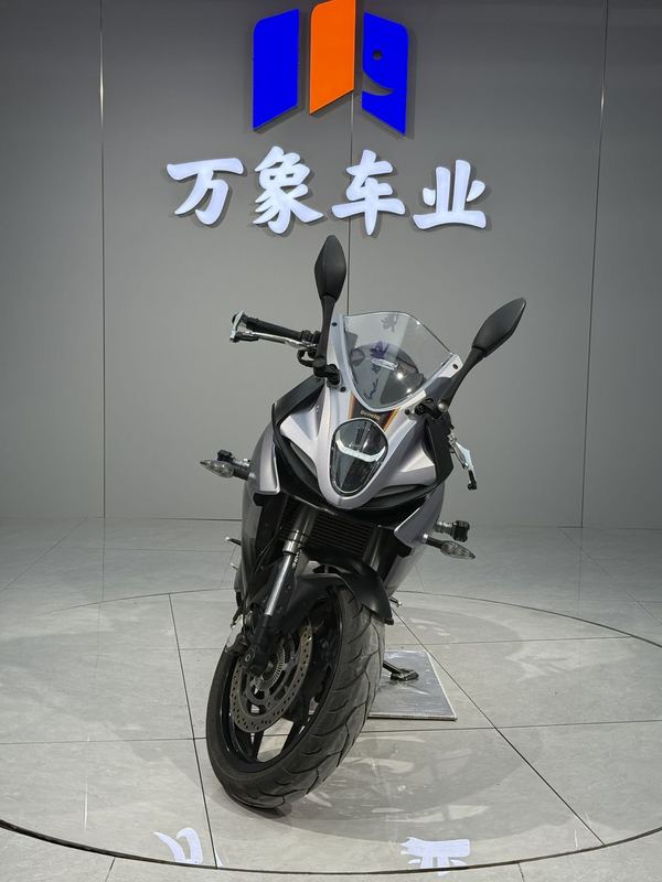 二手贝纳利龙卷风 Tornado 252R