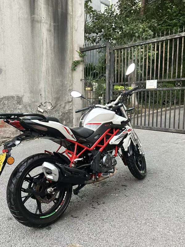 二手贝纳利红宝龙 TNT150i
