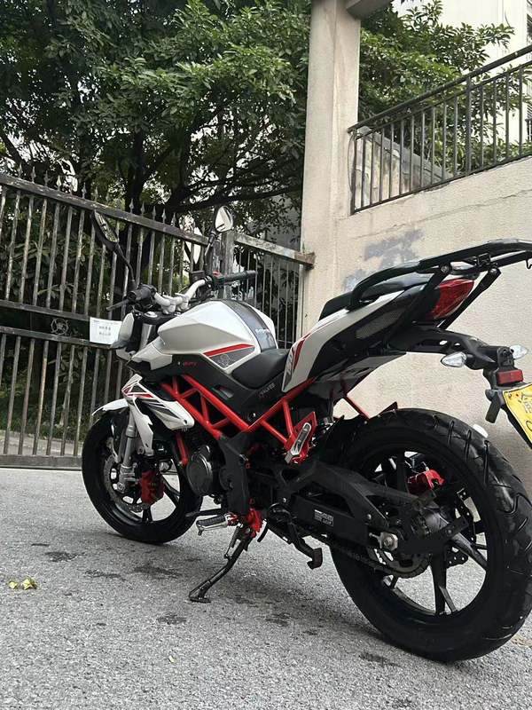 二手贝纳利红宝龙 TNT150i