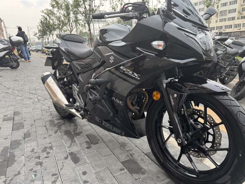 二手豪爵铃木GSX250R