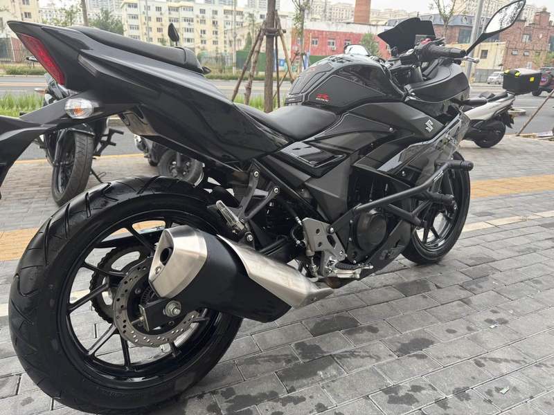 二手豪爵铃木GSX250R