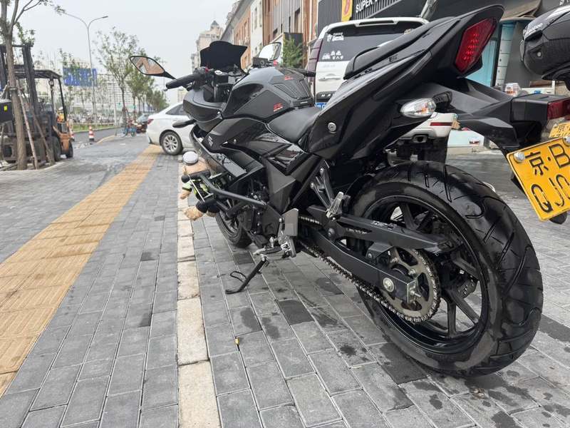 二手豪爵铃木GSX250R