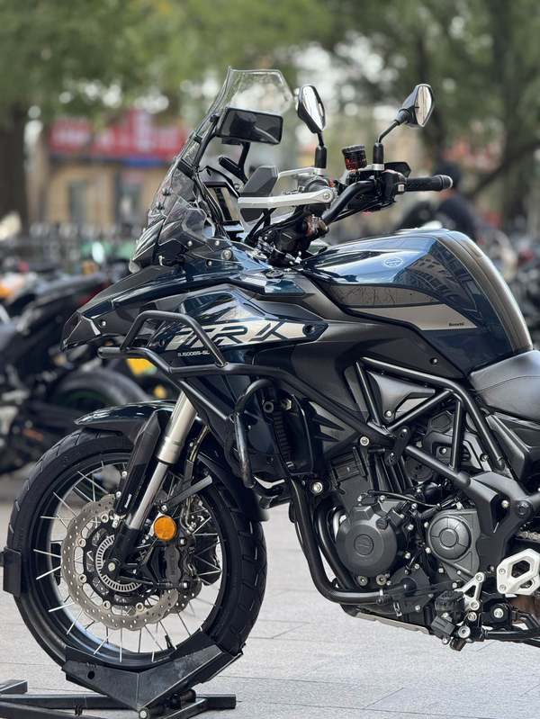 二手贝纳利金鹏 TRK502