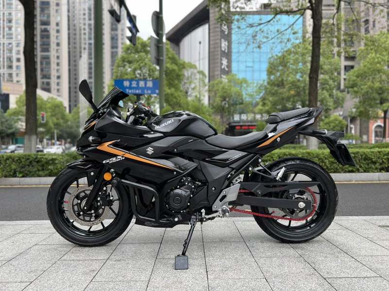 二手豪爵铃木GSX250R