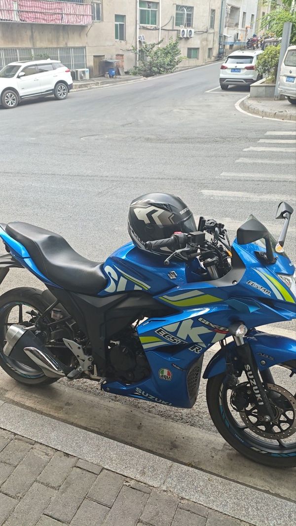 二手济南铃木极客飒 Gixxer 155