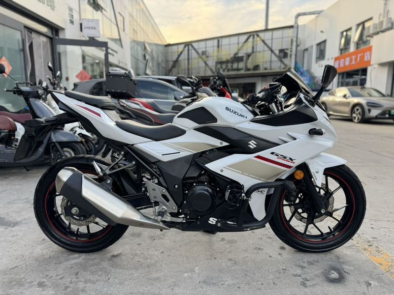 二手豪爵铃木GSX250R