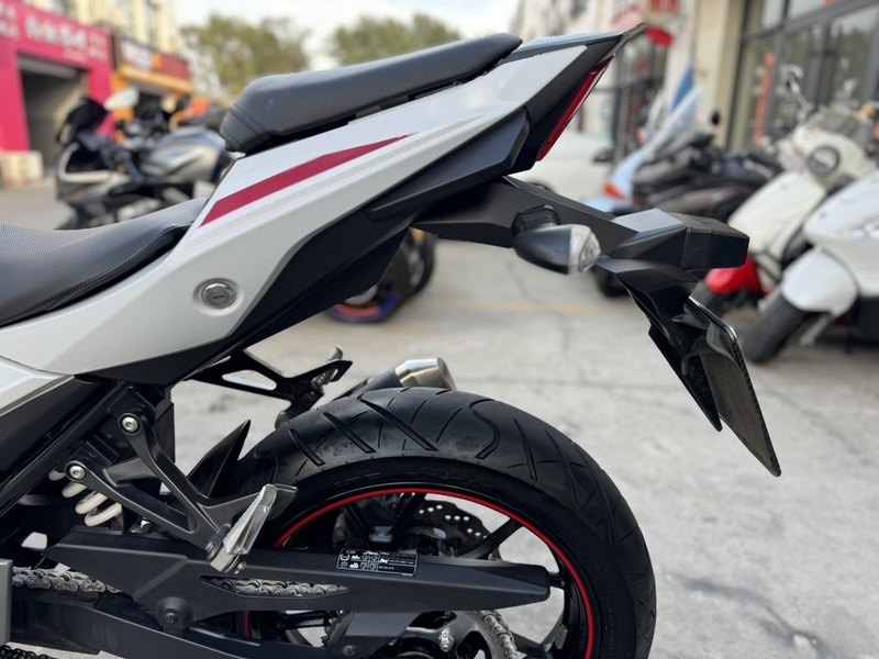 二手豪爵铃木GSX250R