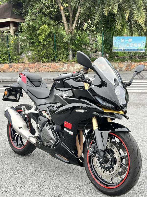二手贝纳利龙卷风 Tornado 402R