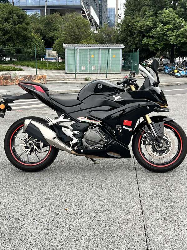 二手贝纳利龙卷风 Tornado 402R