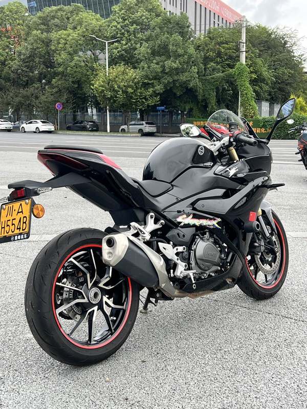 二手贝纳利龙卷风 Tornado 402R