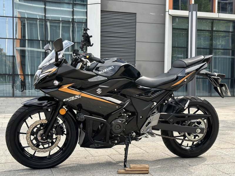 二手豪爵铃木GSX250R