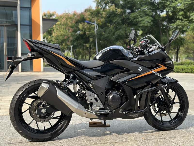 二手豪爵铃木GSX250R