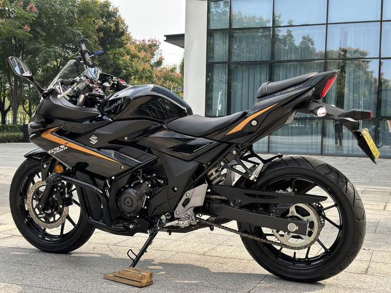 二手豪爵铃木GSX250R