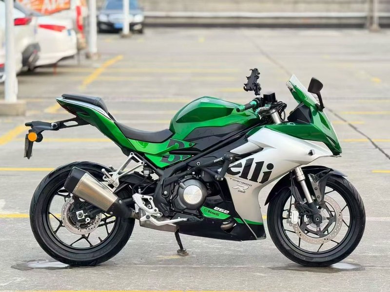 二手贝纳利龙卷风 Tornado 252R