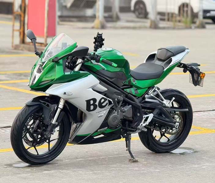 二手贝纳利龙卷风 Tornado 252R