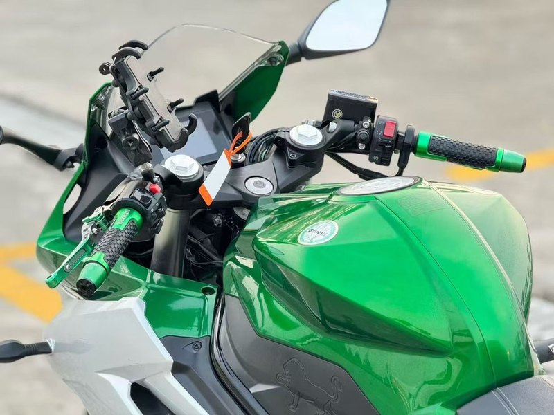二手贝纳利龙卷风 Tornado 252R