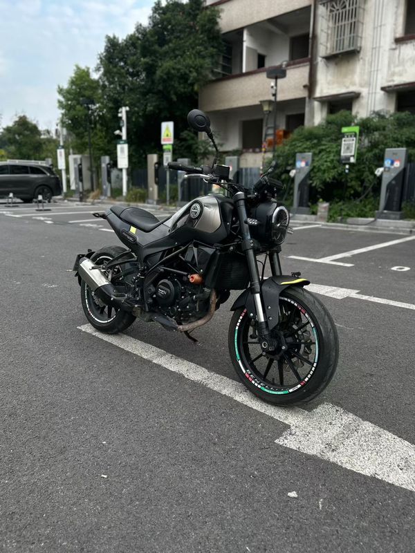 二手贝纳利幼狮 Leoncino 250