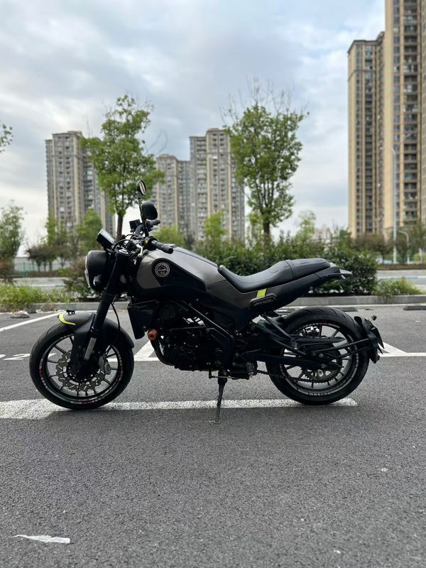 二手贝纳利幼狮 Leoncino 250