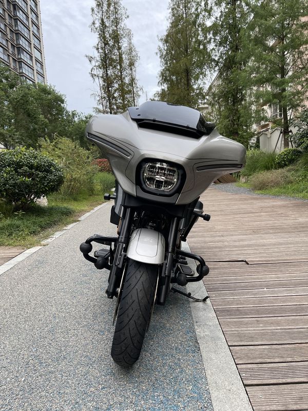二手哈雷戴维森大道滑翔 Street Glide