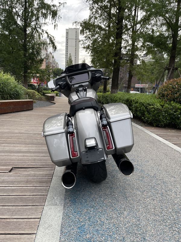 二手哈雷戴维森大道滑翔 Street Glide