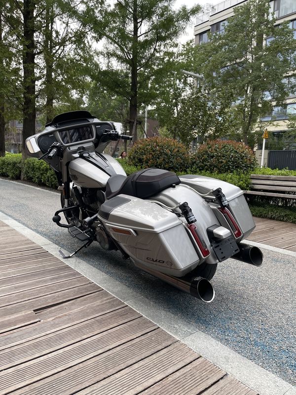 二手哈雷戴维森大道滑翔 Street Glide