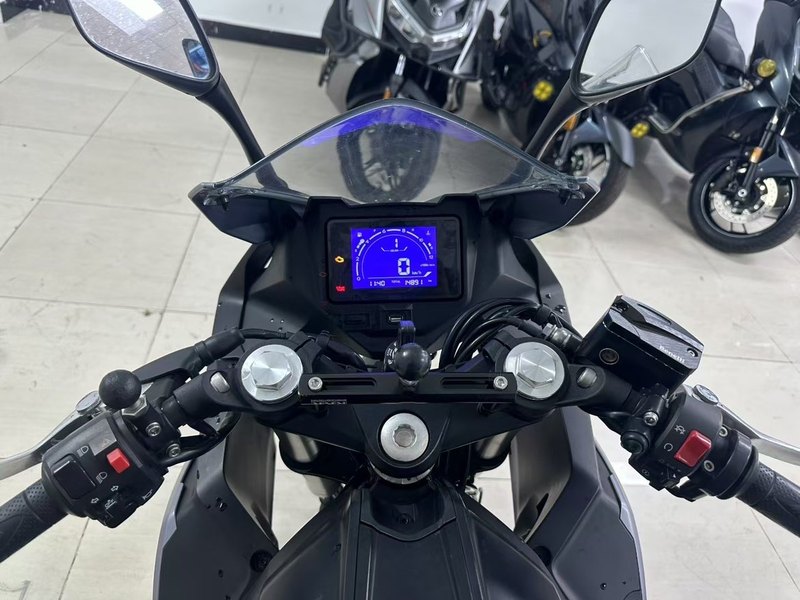 二手贝纳利龙卷风 Tornado 252R