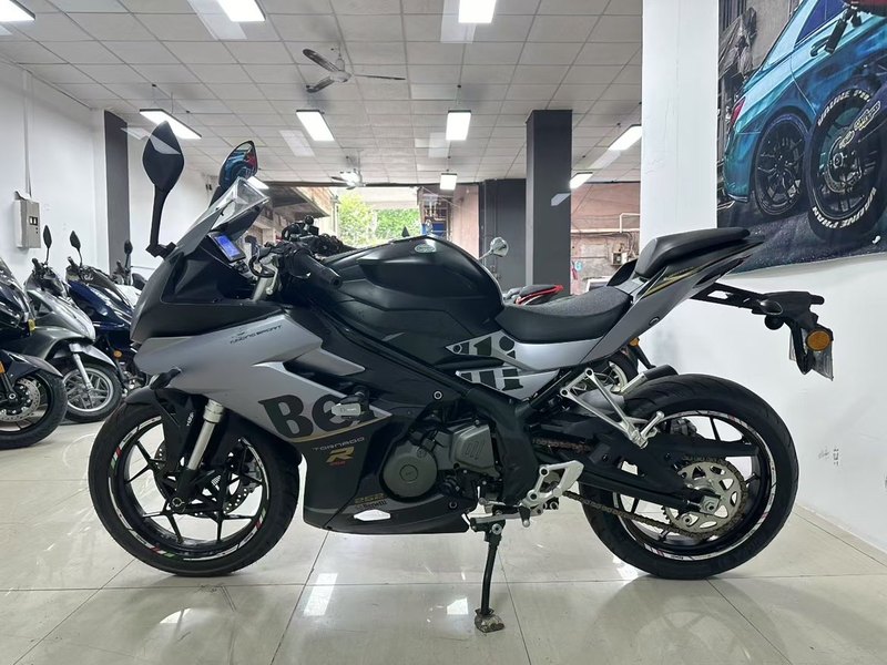 二手贝纳利龙卷风 Tornado 252R