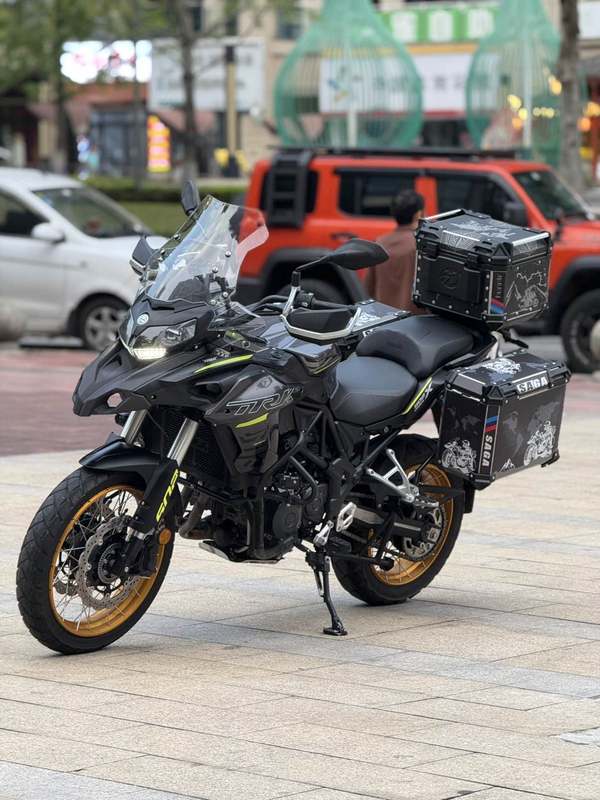 二手贝纳利金鹏 TRK502