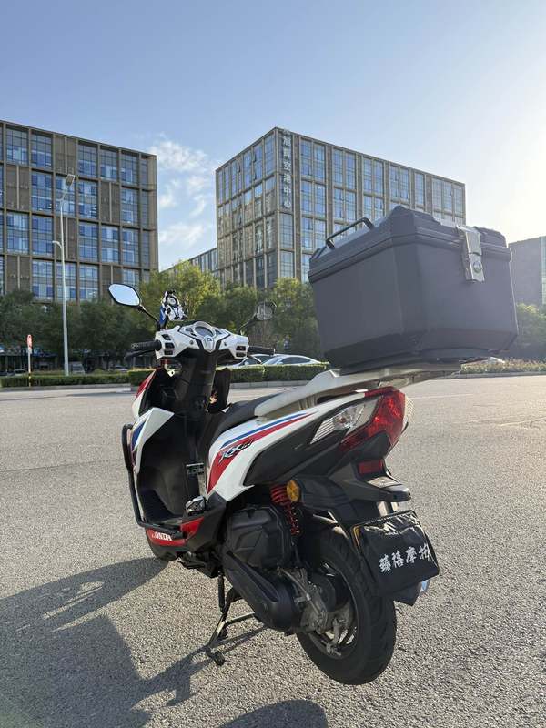 二手新大洲本田裂行 RX125Fi
