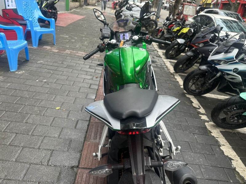 二手贝纳利龙卷风 Tornado 252R