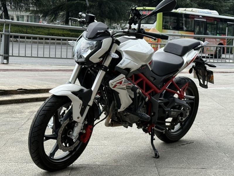 二手贝纳利红宝龙 TNT150i