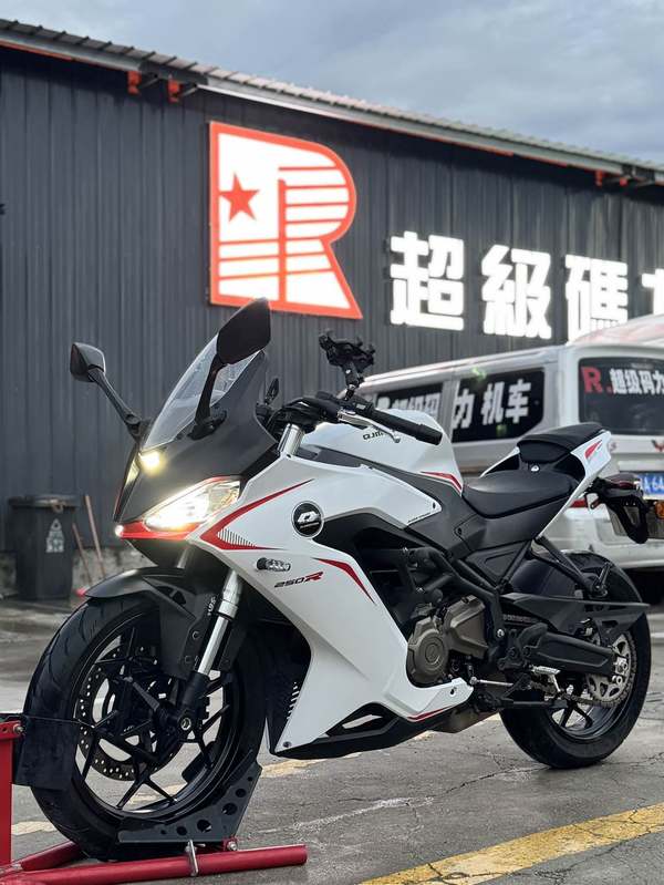 二手QJMOTOR赛250