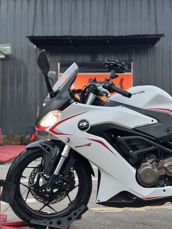 二手QJMOTOR赛250