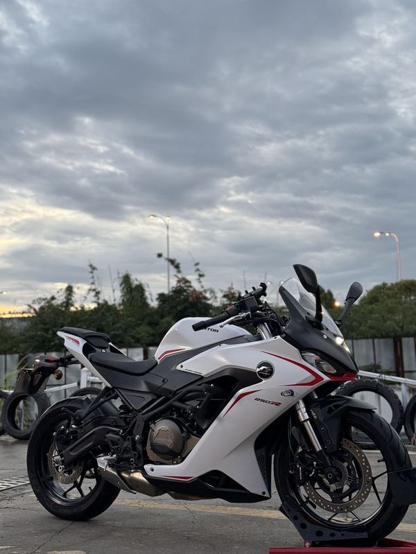 二手QJMOTOR赛250
